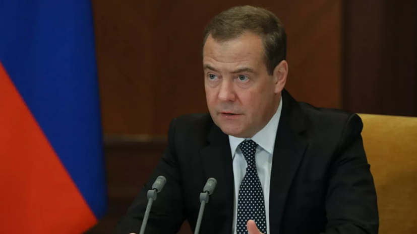Медведев напомнил, что переговоры Москвы и Киева требуют тишины