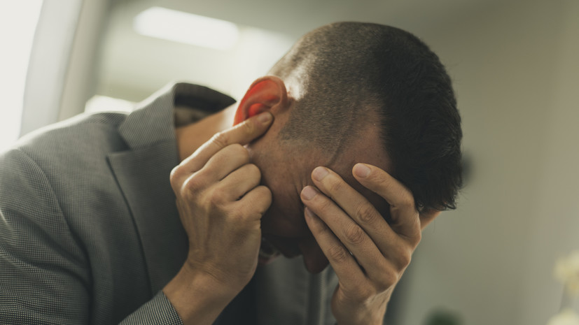 ЛОР-хирург Сергеева рассказала о возможных причинах заложенности уха