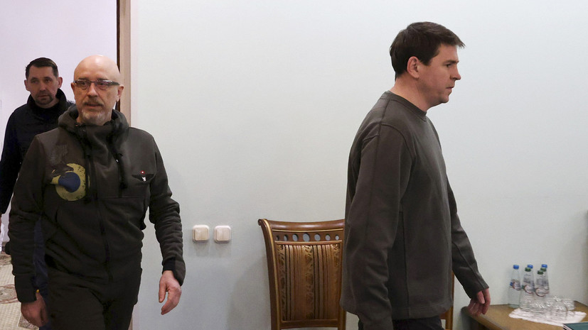 Подоляк заявил, что все нарушения Женевской конвенции получат «юридические последствия»