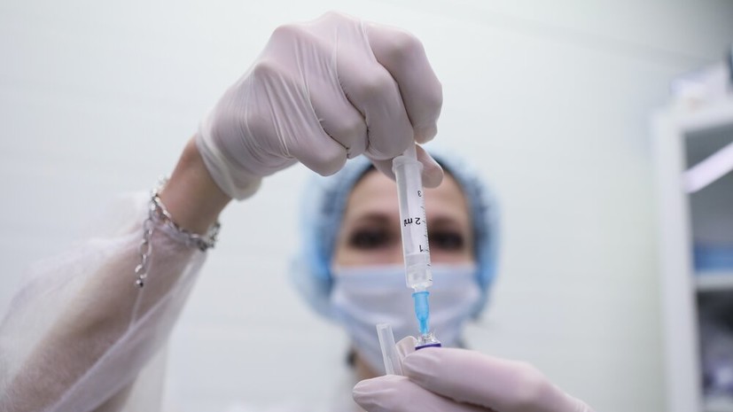 В Петербурге прививку от COVID-19 сделали 3774 подростка