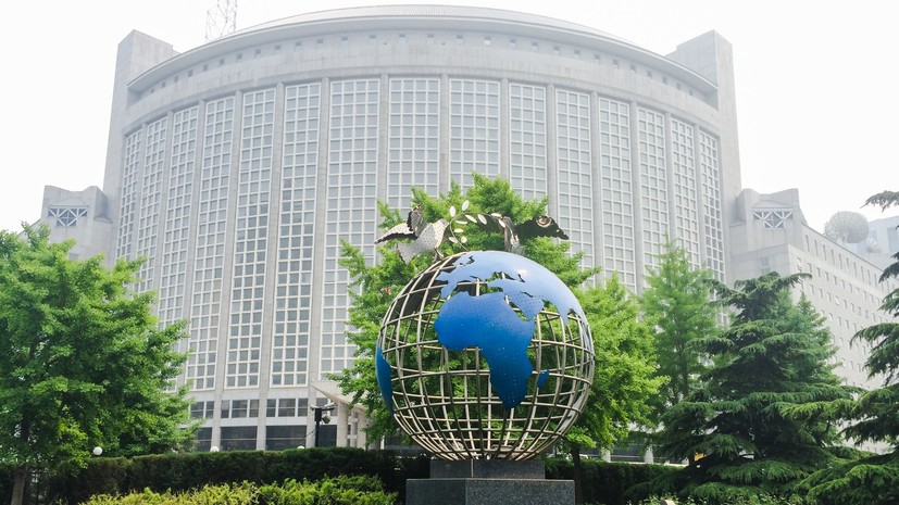 МИД Китая заявил о готовности сыграть роль в продвижении переговоров России и Украины