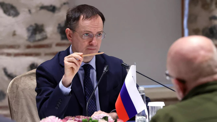 Мединский заявил о неизменности позиции России по Крыму и Донбассу