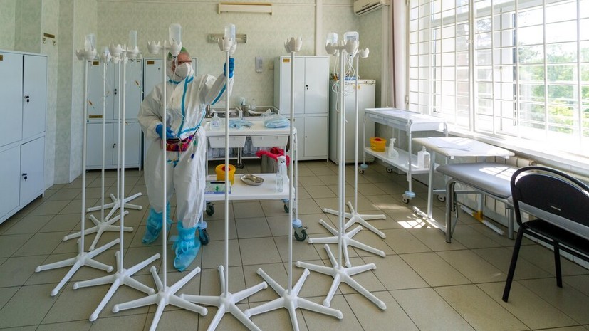 За сутки в России госпитализированы 3855 человек с COVID-19