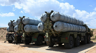 Расчеты зенитных ракетных комплексов (ЗРК) С-300 «Фаворит»