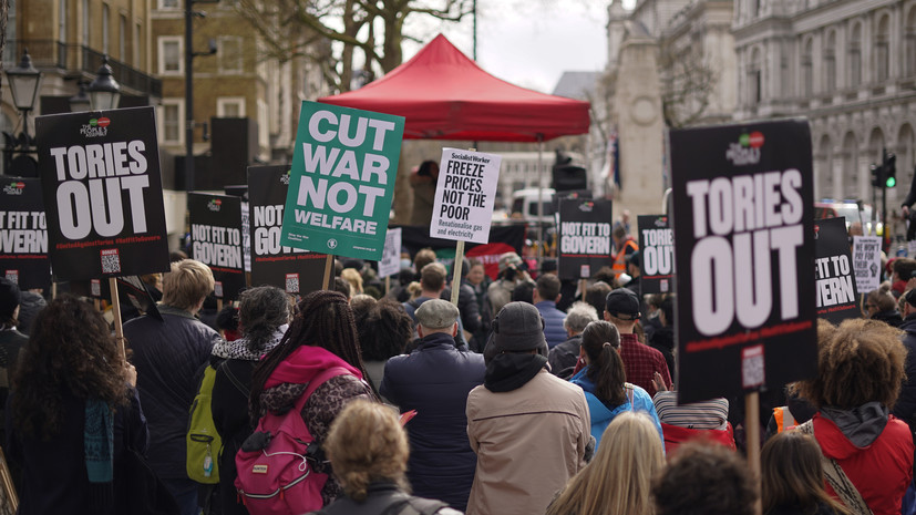 В Лондоне проходит акция протеста из-за резкого роста цен на электричество и газ