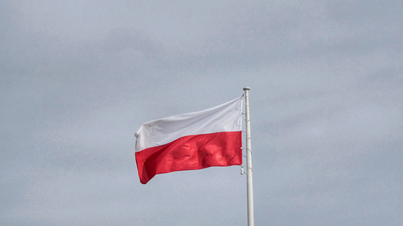 Премьер Польши призвал выдавать россиянам только гуманитарные шенгенские визы