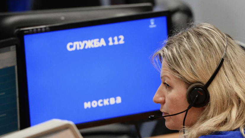 В Петербурге операторы службы 112 приняли более 326 тысяч вызовов за месяц