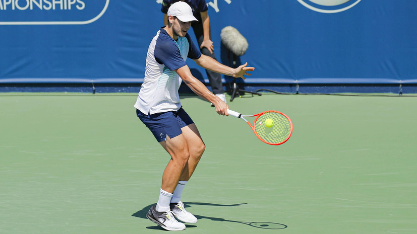 Российский теннисист Котов одержал первую победу в основной сетке турниров ATP в карьере