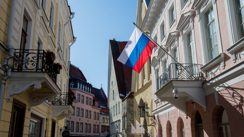 Посольство России в Эстонии выразило протест из-за осквернения мемориала советским воинам
