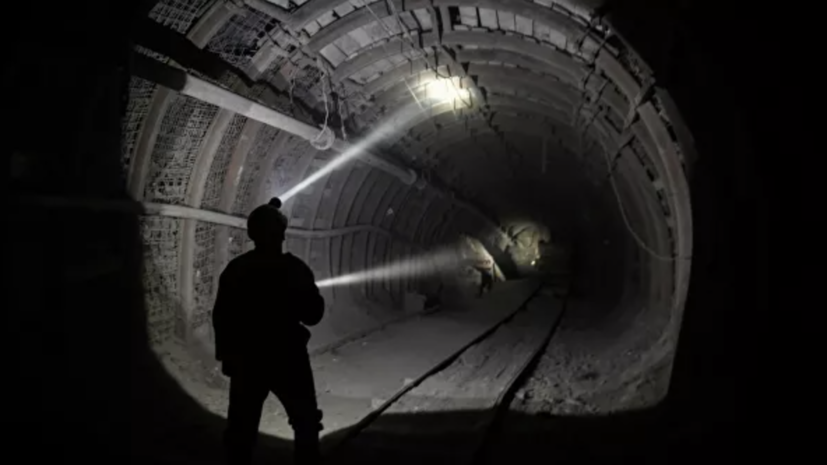 Обрушение породы произошло в шахте в Кузбассе