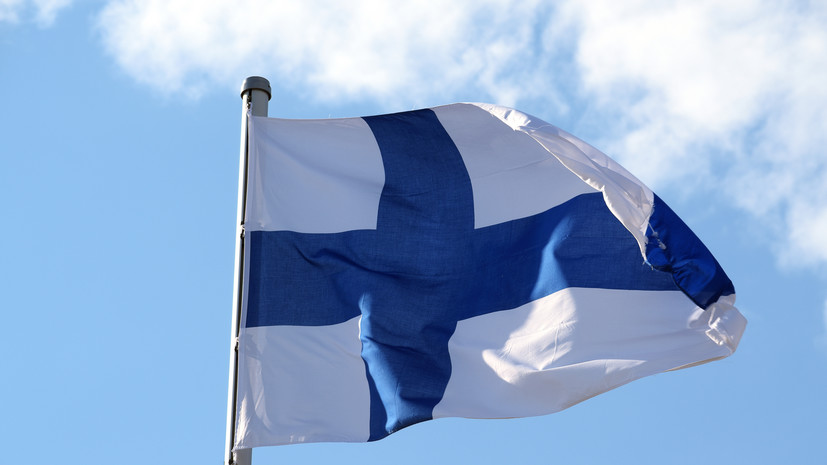 Финляндия высылает двух сотрудников посольства России