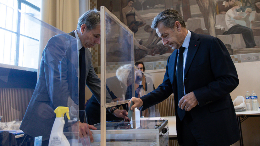 Экс-президент Франции Саркози проголосовал на президентских выборах