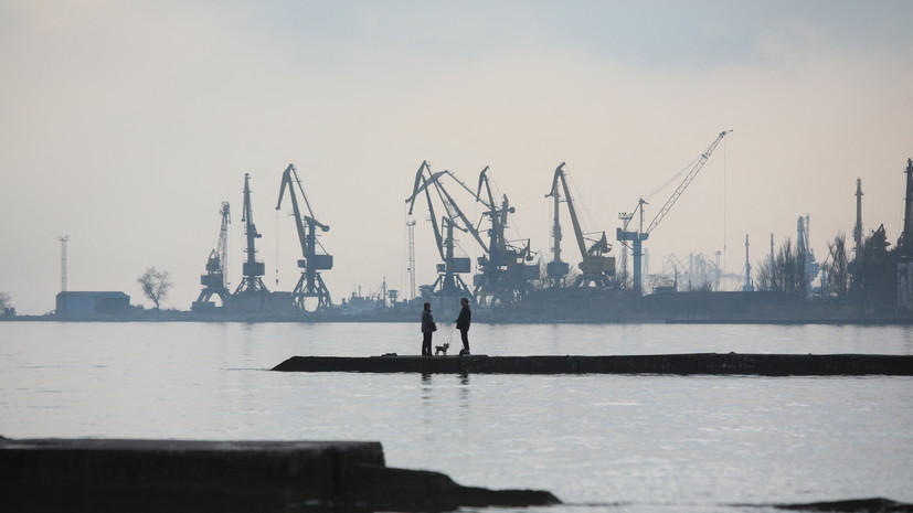 Минобороны России: морской торговый порт Мариуполя освобождён от боевиков «Азова»