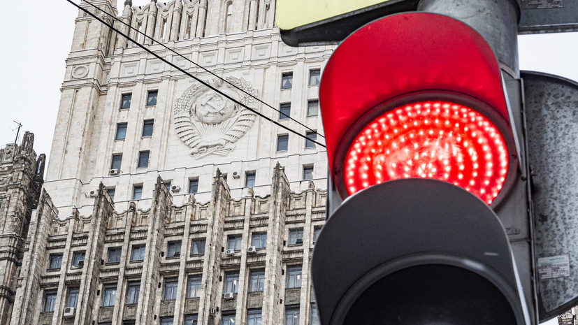 Россия объявила персоной нон грата старшего дипломата посольства Чехии в Москве