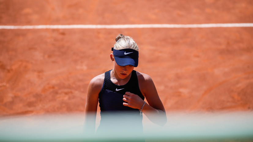 Российская теннисистка Андреева выиграла второй подряд профессиональный турнир в 14 лет