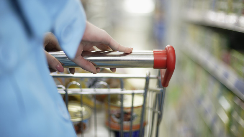 «Ъ»: производители продуктов попросили кабмин не закрывать въезд в Россию для фур из Европы