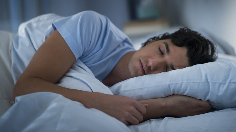 Сомнолог Бузунов перечислил правила для улучшения качества сна