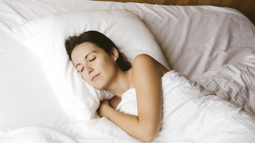 Врач Серебренникова назвала норму сна для взрослого человека