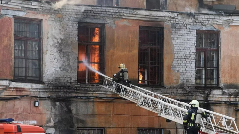 Военная прокуратура начала проверку в связи с пожаром в оборонном НИИ в Твери
