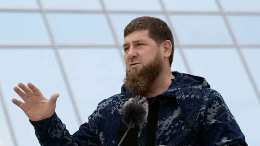Кадыров опубликовал видео, на котором житель ЛНР просит подарить ему чеченский флаг