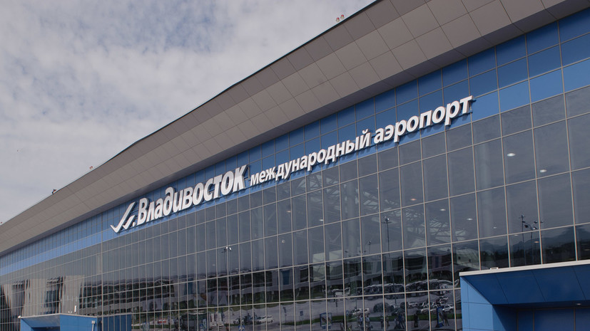 В аэропорту Владивостока прокомментировали ЧП с частичным обрушением потолка в кафе
