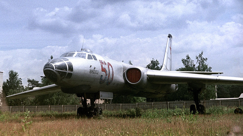 «Один из самых долгоживущих боевых самолётов»: как дальний бомбардировщик Ту-16 вошёл в историю отечественной авиации