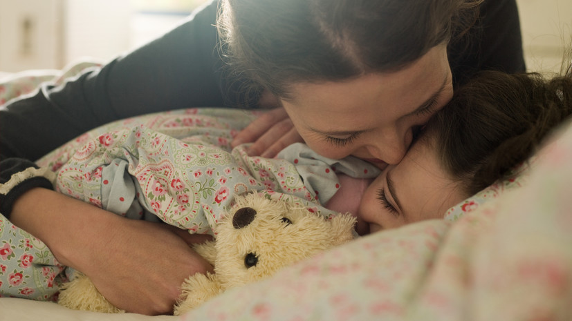 Подростковый психолог Карпов рассказал, как правильно будить ребёнка утром