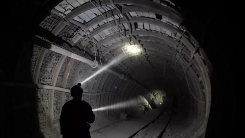 Более 70 горняков находятся под землёй в двух шахтах ДНР из-за обстрелов ВСУ