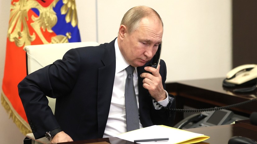 Le Parisien: разговор Путина и Макрона длился более двух часов