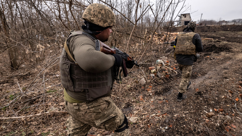ВСУ разместили бронетехнику и системы залпового огня на территории школ в Николаеве