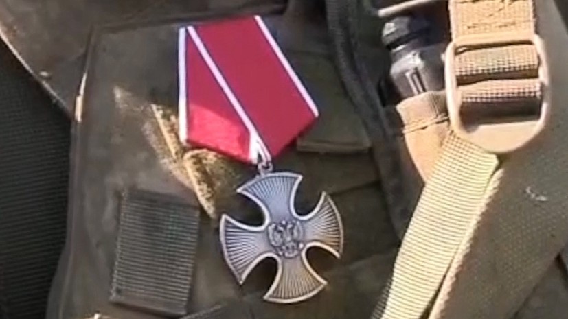 Российским военным вручили ордена и медали за героизм в ходе спецоперации на Украине