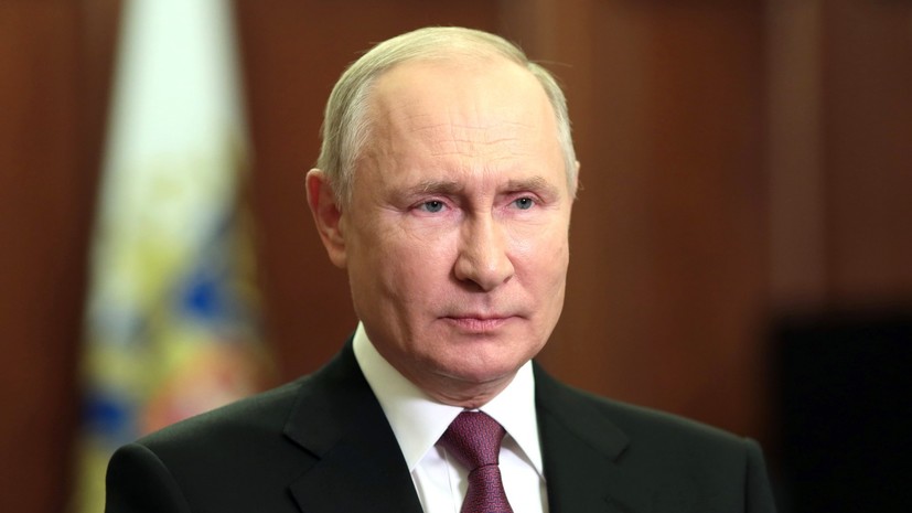 Путин поздравил лидеров ДНР и ЛНР с годовщиной Победы