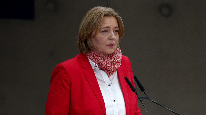 Председатель бундестага Бас прибыла в Киев