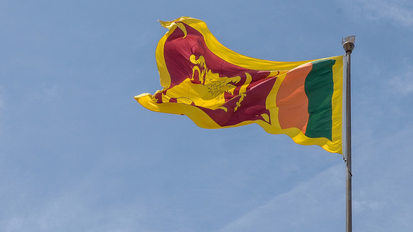 Премьер-министр Шри-Ланки попросил об отставке на фоне кризиса в стране