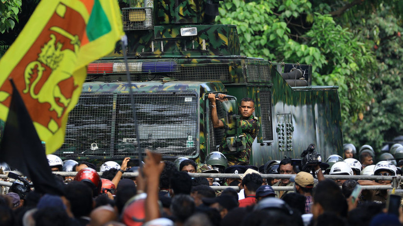 На территории всей Шри-Ланки ввели комендантский час