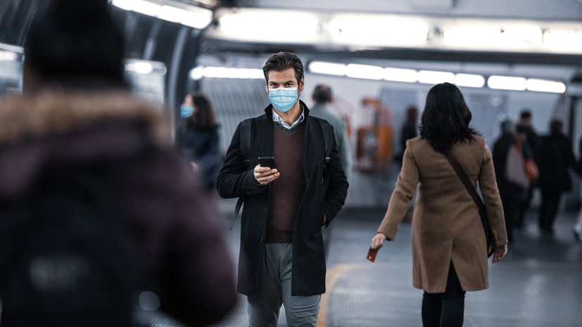 Мурашко: более 100 тысяч человек в России продолжают болеть COVID-19