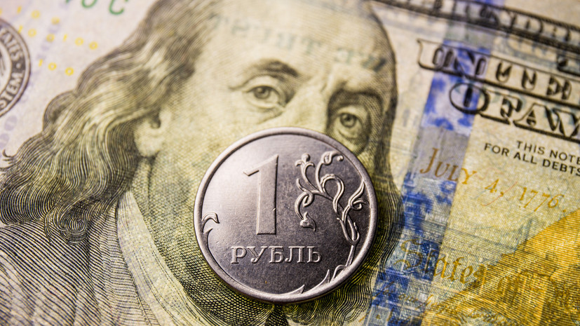 Bloomberg назвал рубль лучшей мировой валютой по укреплению к доллару в 2022 году
