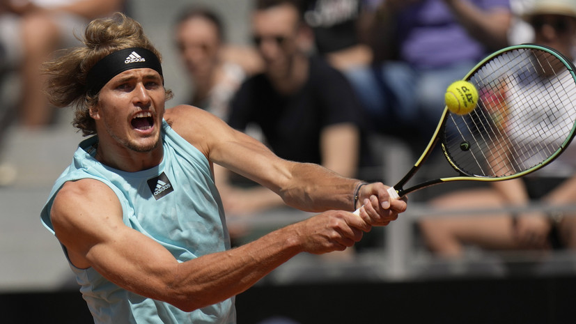 Зверев стал первым полуфиналистом турнира в Риме