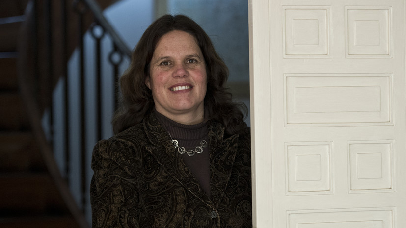 В Чили неизвестные ограбили дом министра обороны