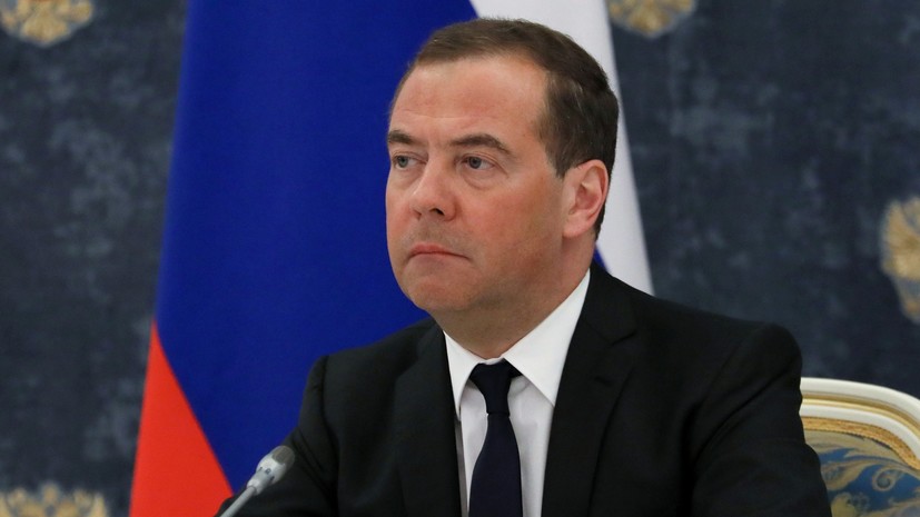 Медведев: Россия не допустит развязывания третьей мировой войны