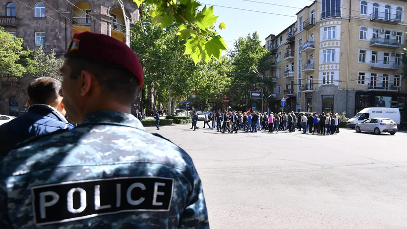 В Ереване начались задержания участников протеста