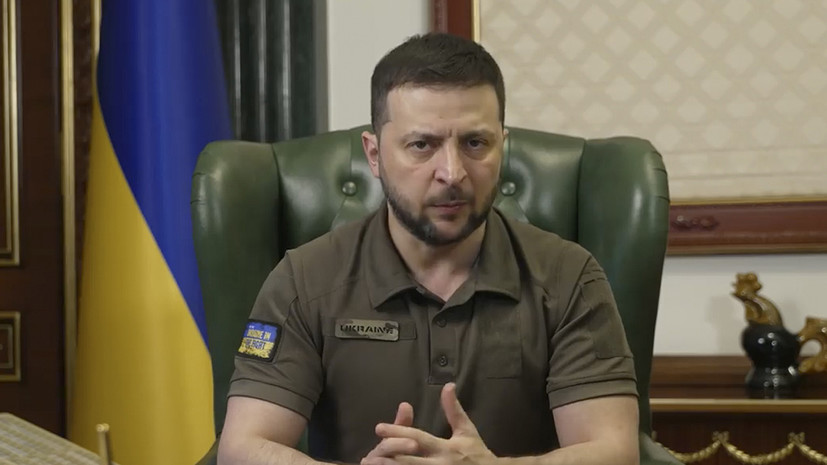 Зеленский предлагает продлить военное положение и мобилизацию на Украине на 90 суток