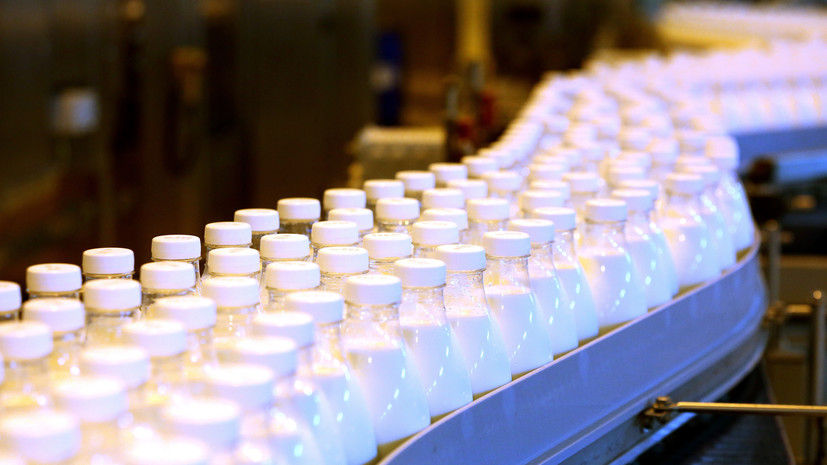Роскачество выявило растительные жиры в молоке у производителей из девяти регионов