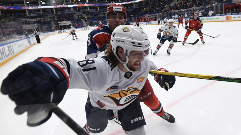 В «Металлурге» сообщили, что канадцы Лайпсик и Карри продолжат выступать за клуб КХЛ