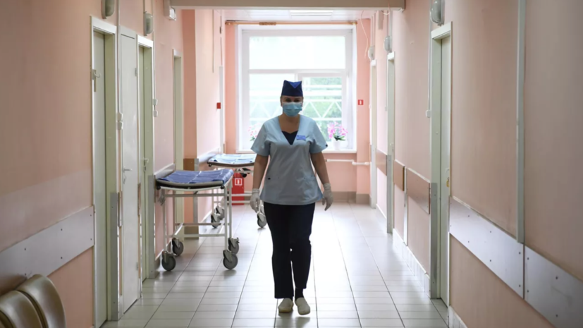 В России за сутки госпитализировали 1054 человека с COVID-19