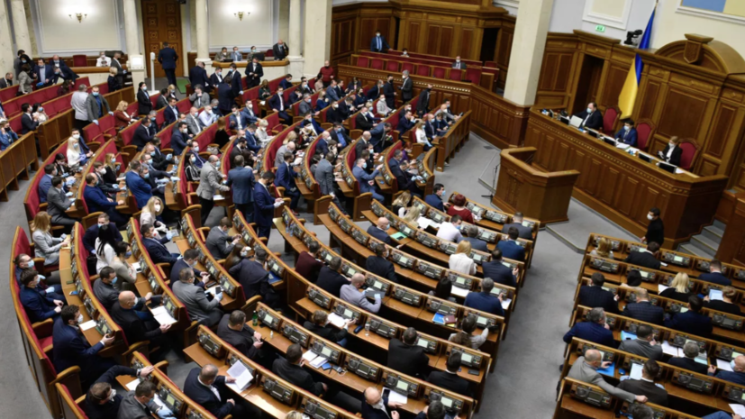 Рада проголосовала за продление военного положения на Украине на три месяца