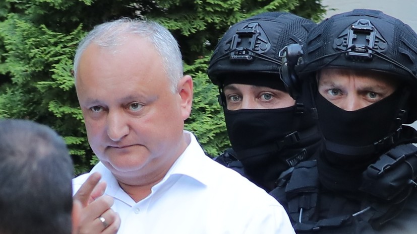 Бывший президент Молдавии Додон доставлен в суд, где ему изберут меру пресечения