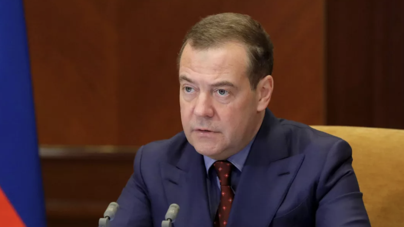 Медведев призвал открыто поддерживать участие бизнесменов из России в развитии Донбасса