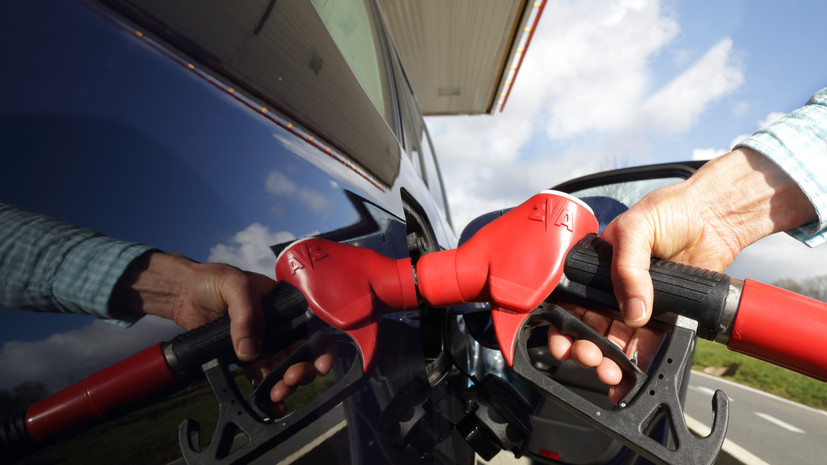 В Венгрии с 27 мая заправиться дешёвым бензином смогут только автомобили с местными номерами