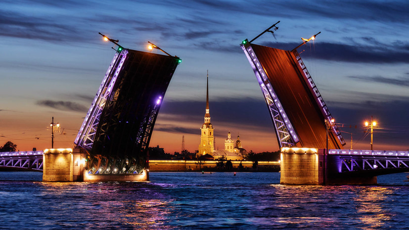 В Петербурге подсветят Дворцовый мост по случаю Дня города